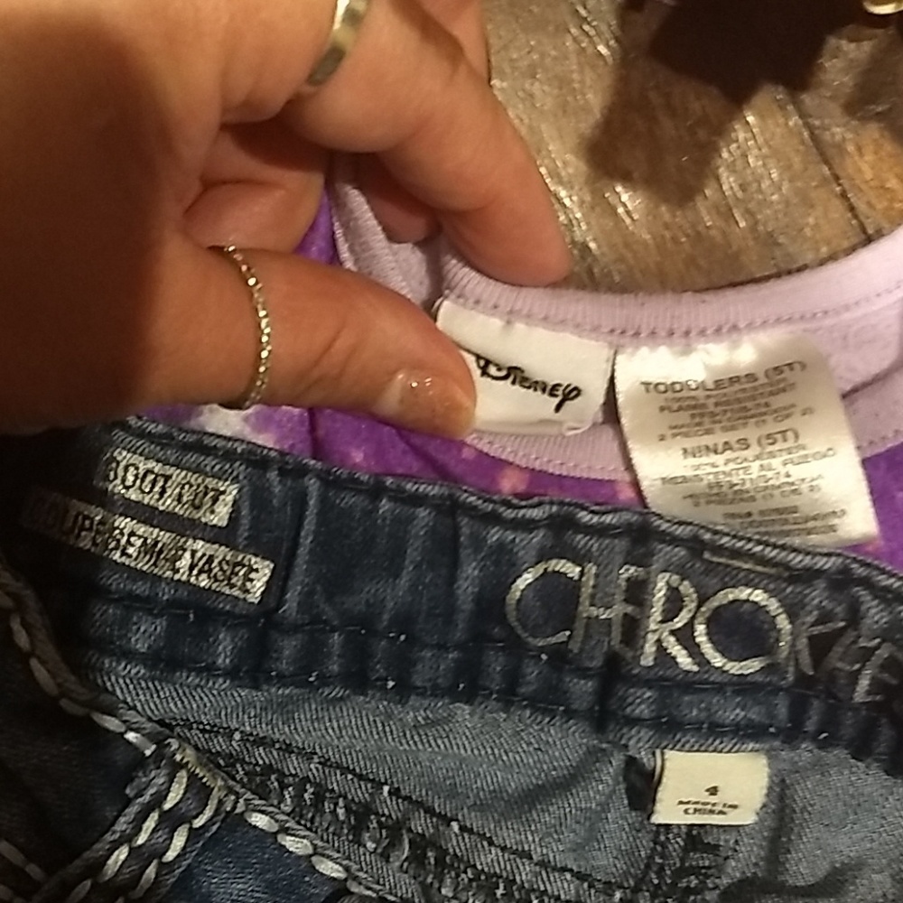 FINAL PRICE🔥2 pc 👭Toddlers girl's  top sz(5T)and jeans sz(4) - Picture 6 of 8